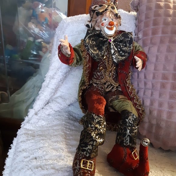 Clown Poseable Doll Seasonal display Red and Green Holiday Season Greetings - Picture 4 of 7